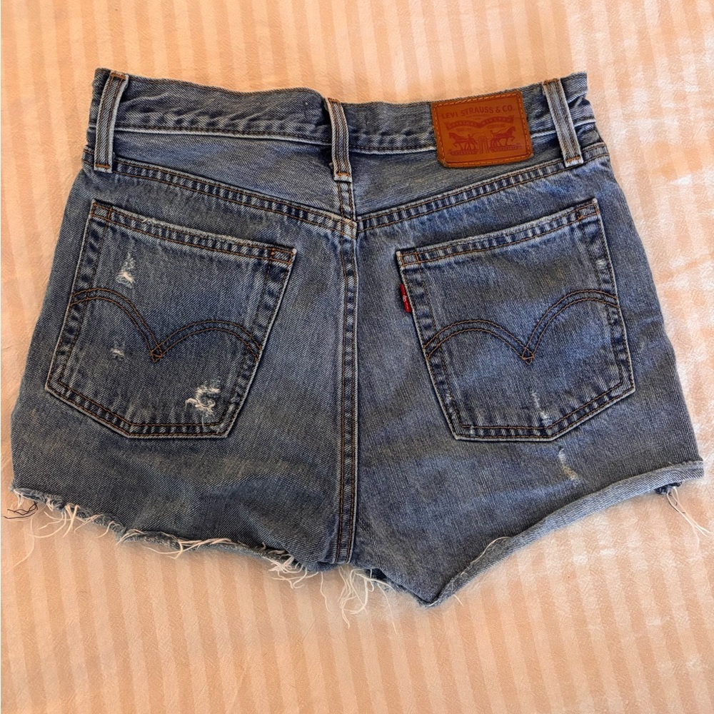 Levi wedgie shorts